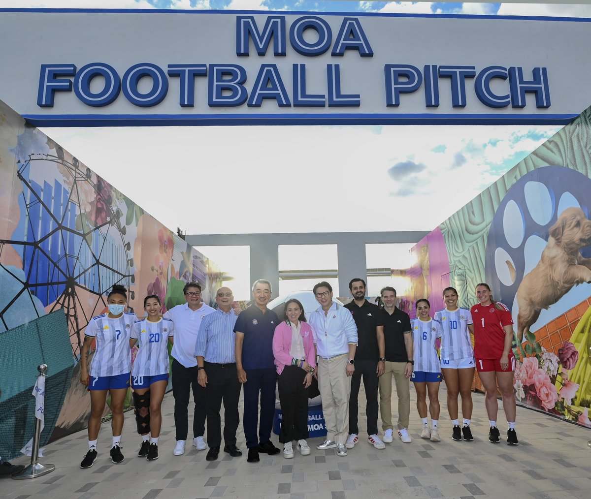 The Philippines’ women’s national football players Sarina Bolden and Quinley Quezada, alongside Philippine Football Federation president John Gutierrez, SM Prime Holdings (SM Prime) president Jeffrey Lim, SM Prime chairman of the executive committee Hans Sy, Pasay City’s Leslie Ann Calixto-Rubiano, SM Supermalls president Steven Tan, PFF National Teams assistant manager Mikkel Paris, PFF National Teams director Freddy Gonzalez, and fellow national team players Jackie Sawicki, Chandler McDaniel and Olivia McDaniel.