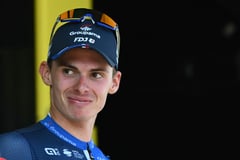 Cyclists in wrong turn blunder 300m from finish of Ardeche Classic