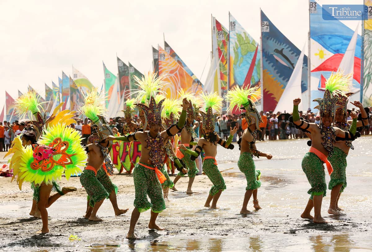 On Sunday, 2 March 2025, vibrant paraw boats set sail from the shores of Arevalo district in Iloilo City to kick off the 52nd Paraw Regatta Festival. Recognized as the largest and longest sailing competition in Southeast Asia, the event features a 30-kilometer race from Villa Beach to Guimaras Island and back. Established in 1973, the festival highlights the traditional double-outrigger boats, celebrating their importance in Ilonggo maritime heritage