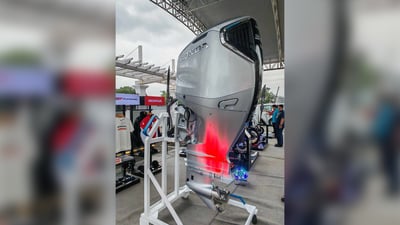 Honda BF350 outboard engine debuts