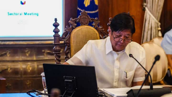 President Ferdinand R. Marcos Jr. presides over the sectoral meeting on two agendas: Improvement of seal of local governance and Result of the Edcom 2-year Report on Tuesday, Marchh 04, 2025 at the State Dining Room, Malacanang Palace, Manila.