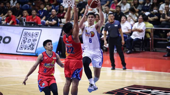 Calvin Oftana takes care of the scoring duties in TNT's 93-85 win over Rain or Shine in Game 4 of the PBA Commissioner's Cup semifinals.