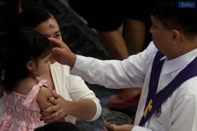 Mga katoliko, dumagsa sa Baclaran Church ngayong Ash Wednesday