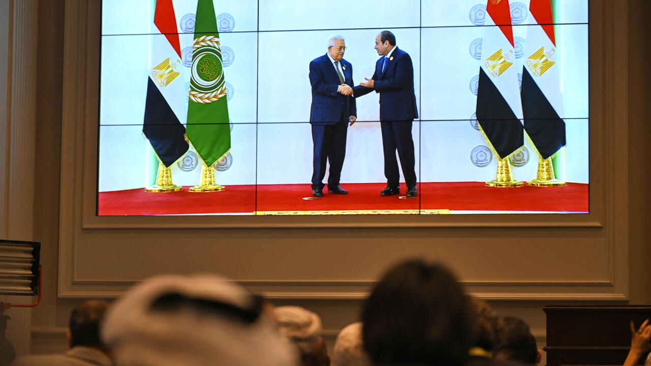 Arab leaders endorse Gaza rebuild plan 