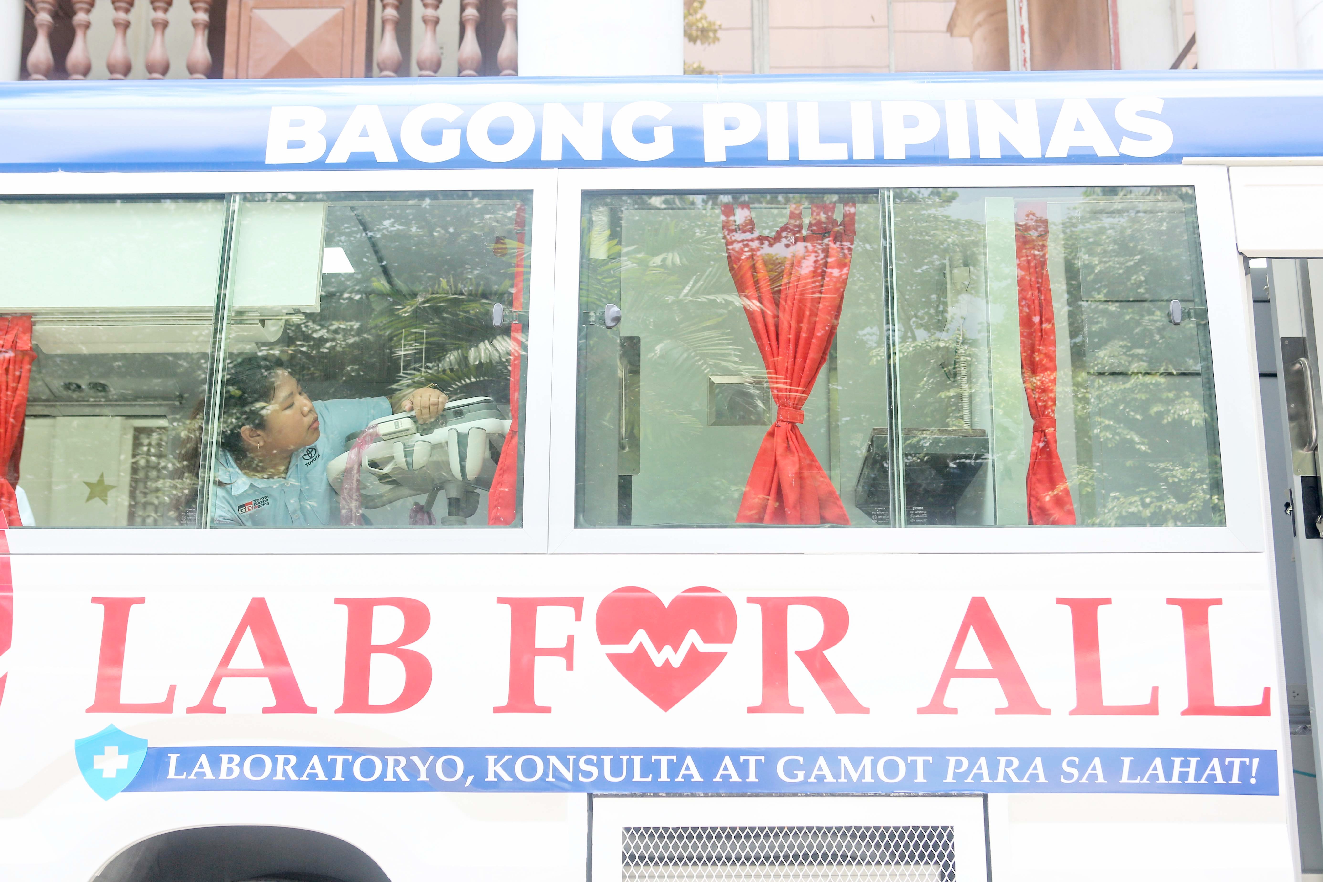 The ‘Lab for All’ program offers various health services such as free consultations, medicines and basic laboratory tests via mobile clinics — an initiative that is part of efforts to improve healthcare access, especially in remote or underserved areas.