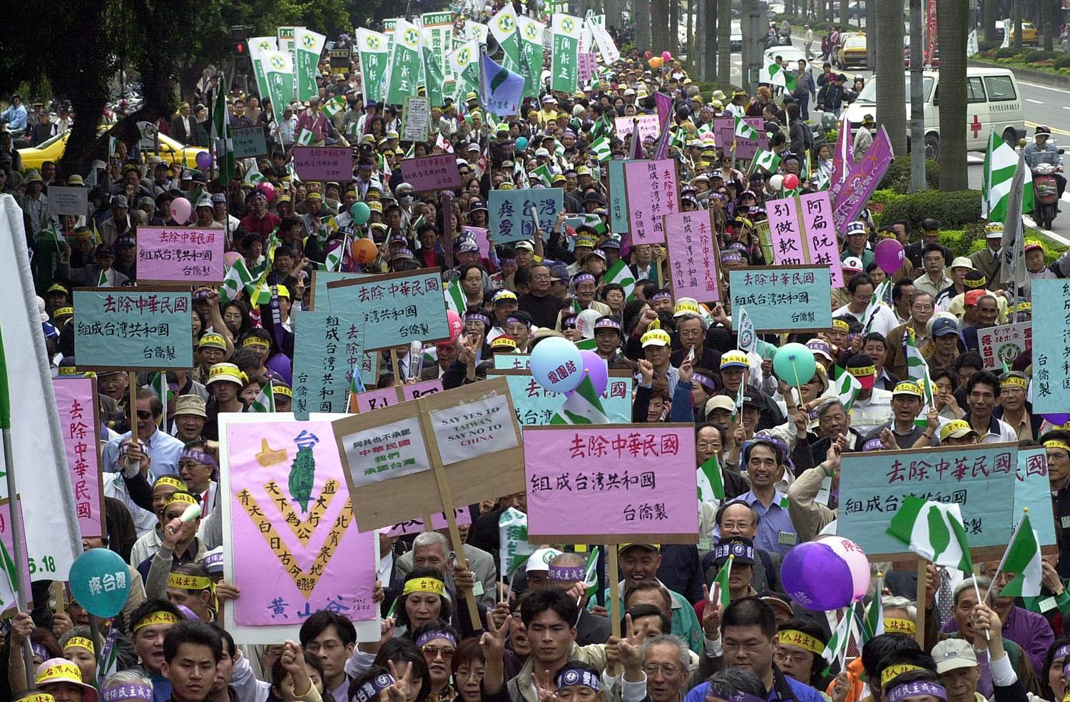 Taiwan weighs travel warnings as China expands crackdown on independence activists 