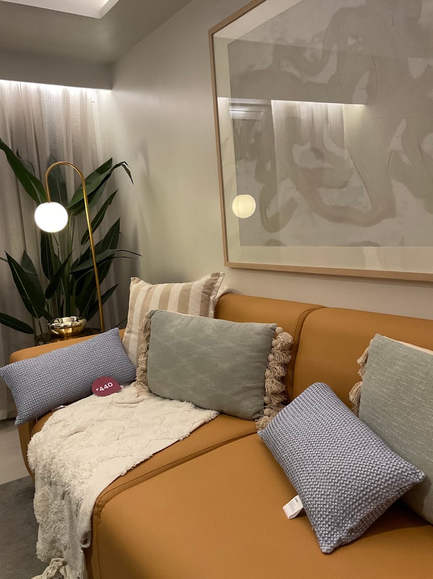 Cream cushions.