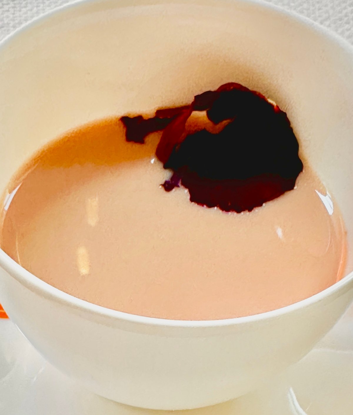 Earl Grey, milk, rosewater tea by Tea Master from Szechuan, He Jia.