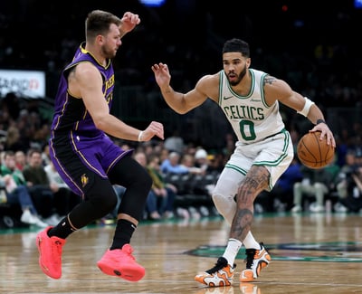 CELTICS ITINUMBA ANG LAKERS