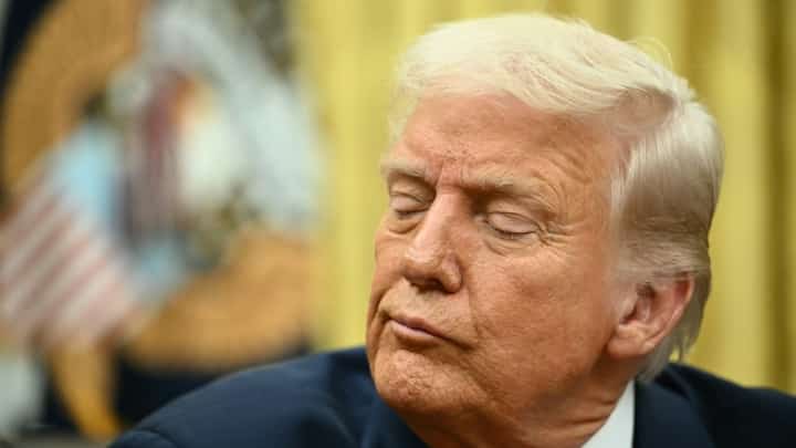 (FILE) Trump caused more disarray on trading floors after announcing Thursday he would delay tariffs on Canadian and Mexican goods