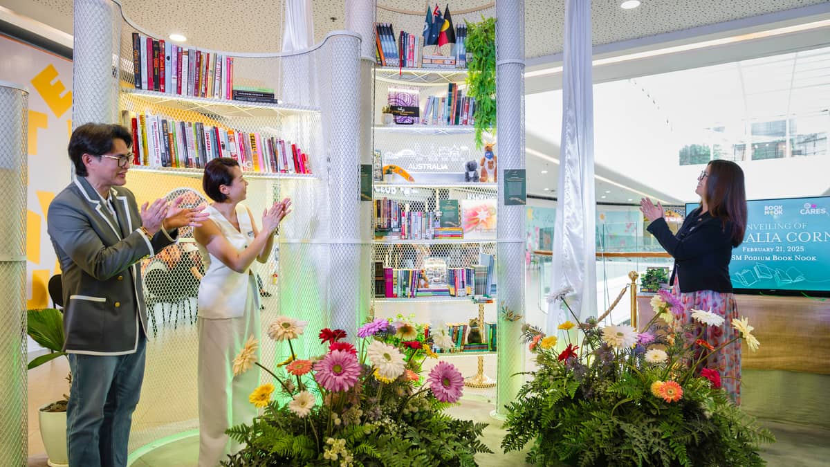 SM Supermalls president Steven Tan, Book Nook pioneer Architect Shereen Sy and Australian Ambassador HK Yu unveiled the first Australia Corner in Manila at the SM Podium.