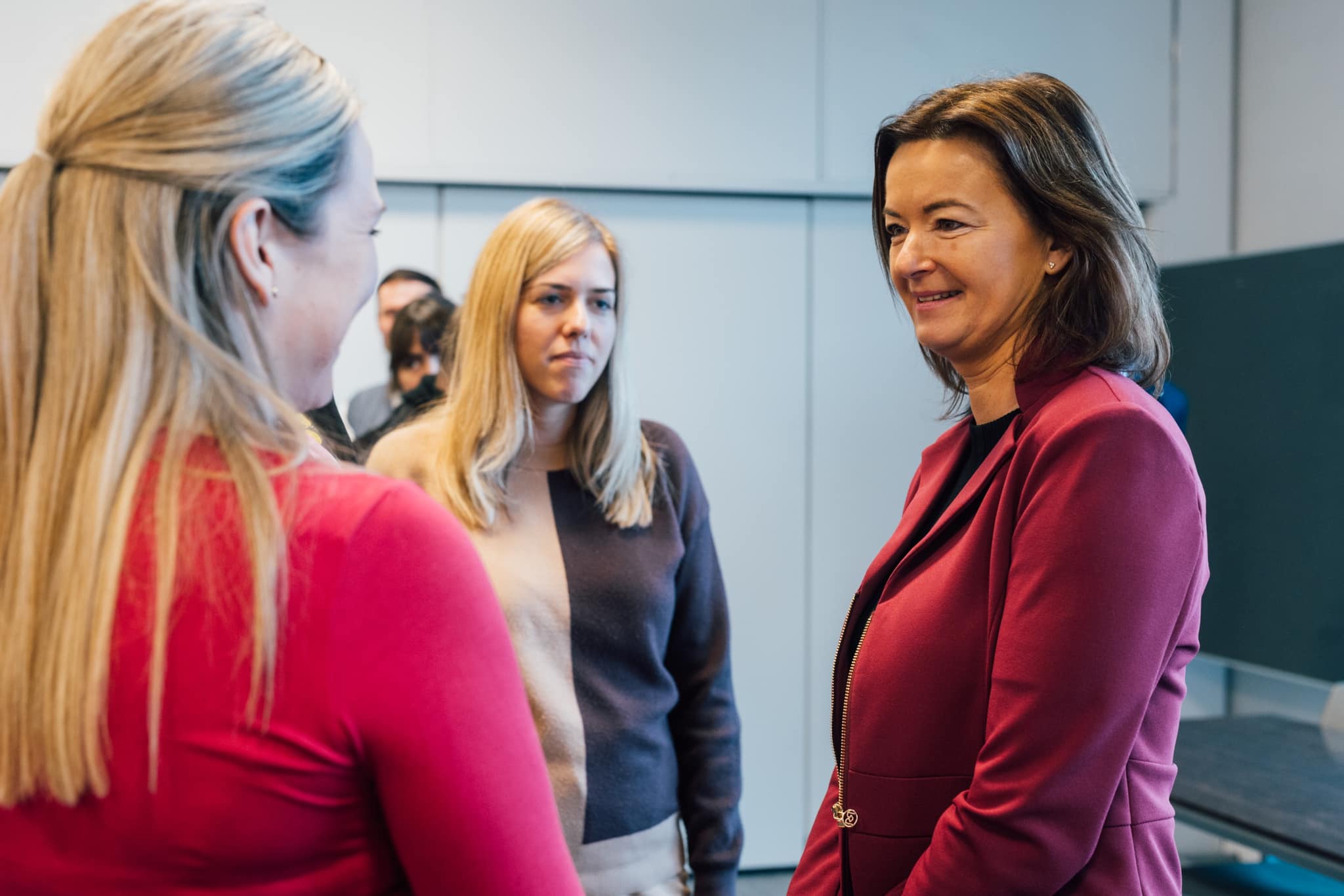 Slovenian foreign minister visiting Phl