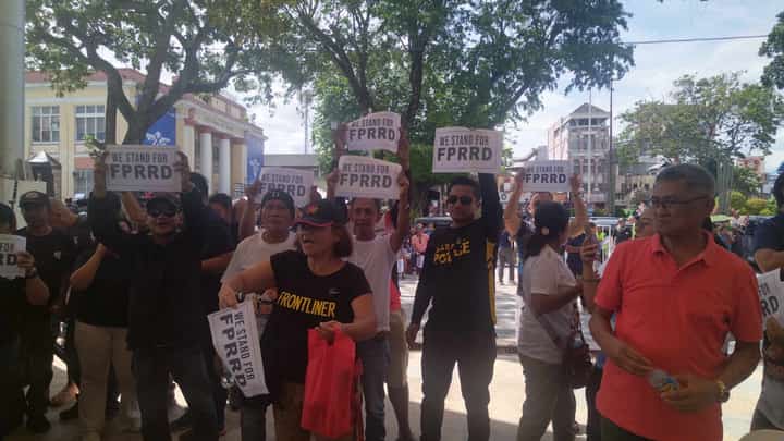 PRRD supporters hold candlelight rally at Rizal Park, Davao City