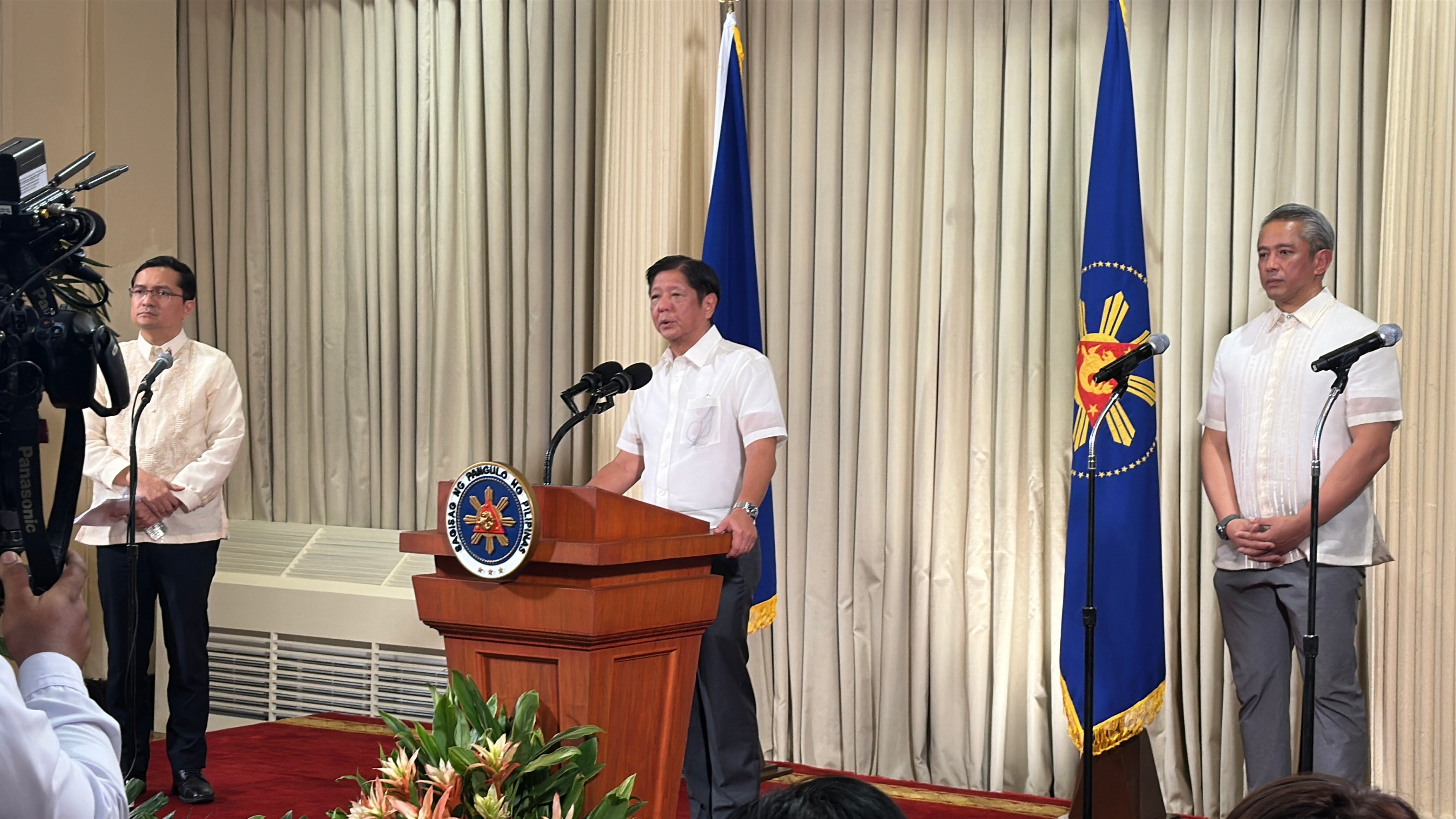 Former President Rodrigo Duterte on the way to The Hague – Marcos