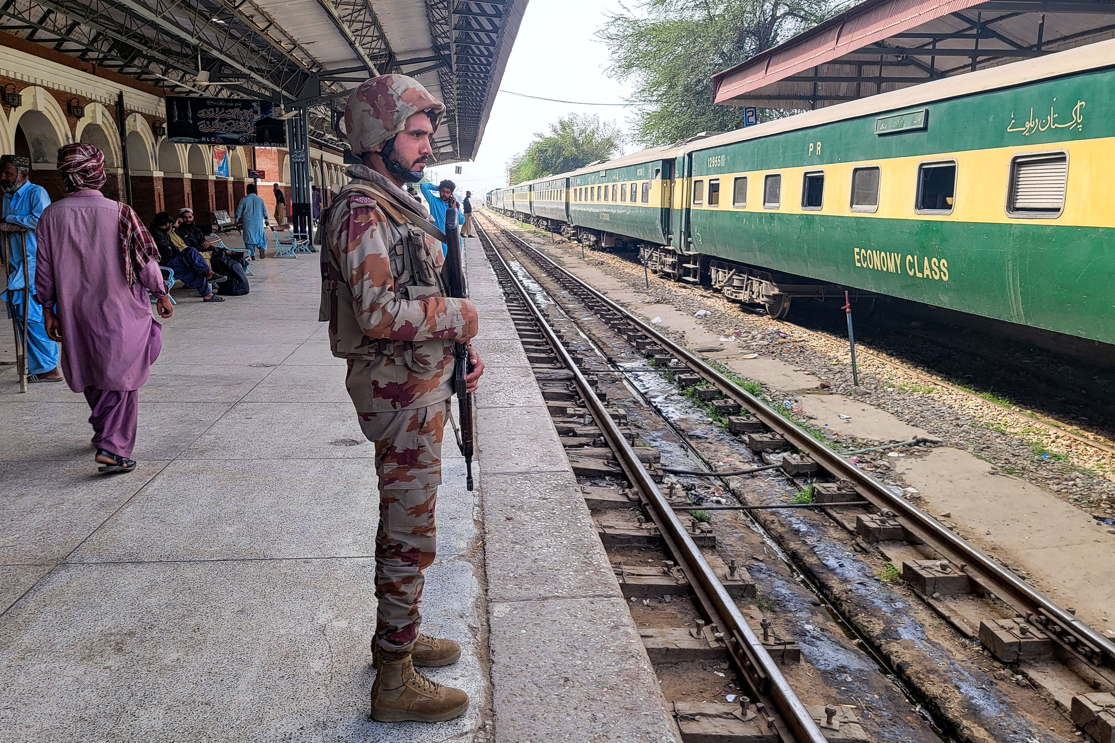 Pakistan launches ‘full-scale’ operation to free train hostages