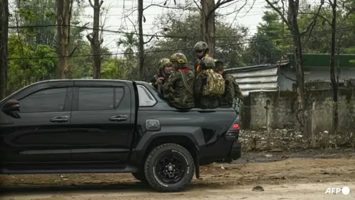 Myanmar troops flee from attacking rebels