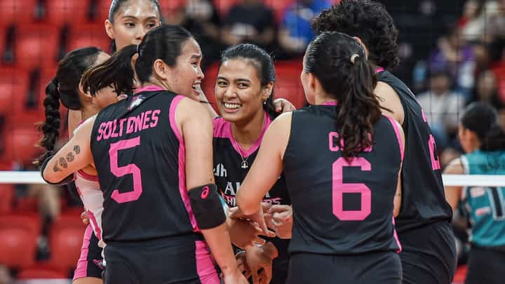 The Akari Chargers celebrate their rousing 21-25, 25-19, 20-25, 25-16, 15-11 win over Galeries Tower to move closer to a semifinal seat in the PVL All-Filipino Conference on Saturday at the Philsports Arena.