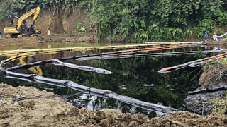 Oil spill in Ecuador river brings emergency declaration