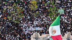 Mexicans protest drug cartel mass grave