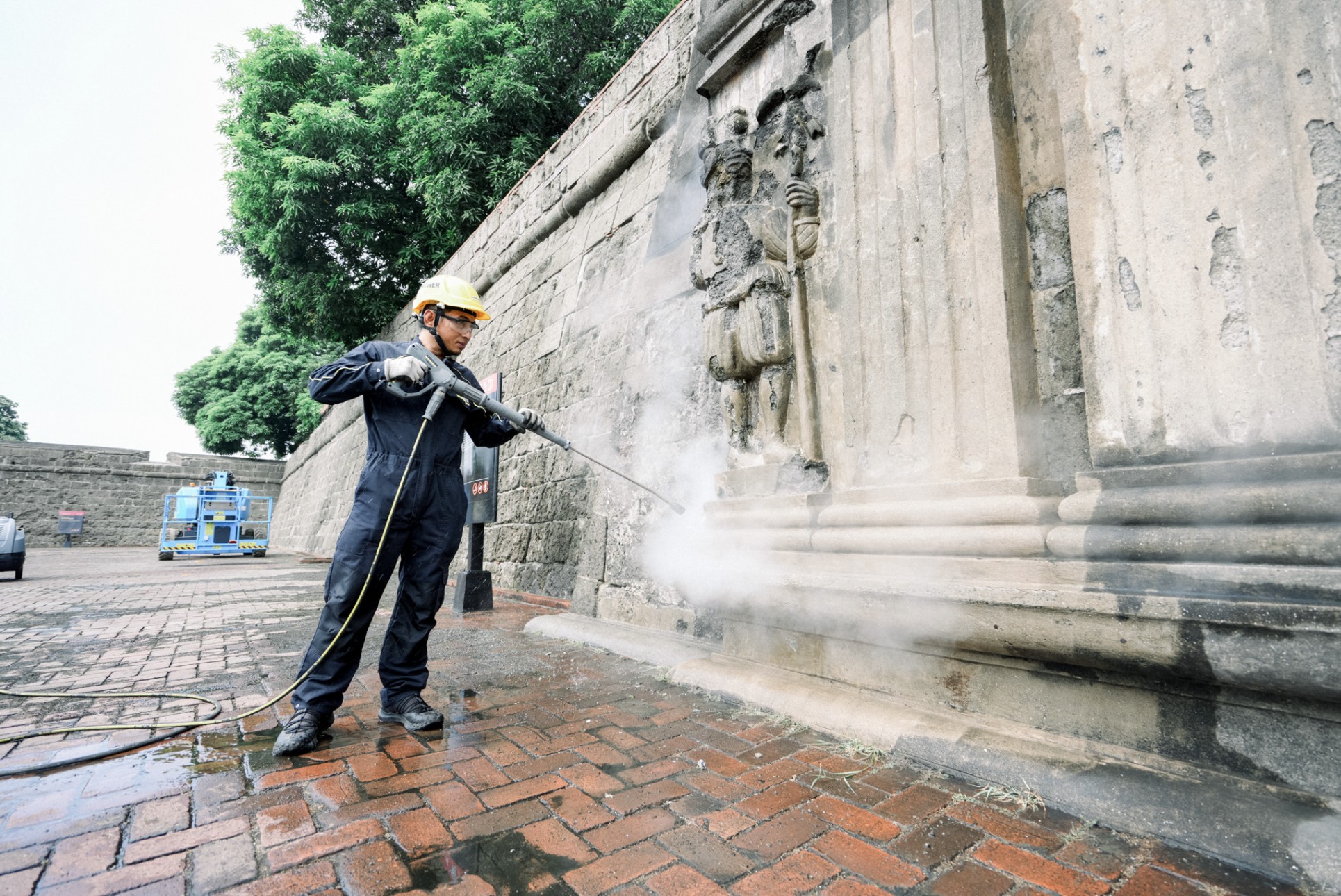Cleaning the gate.