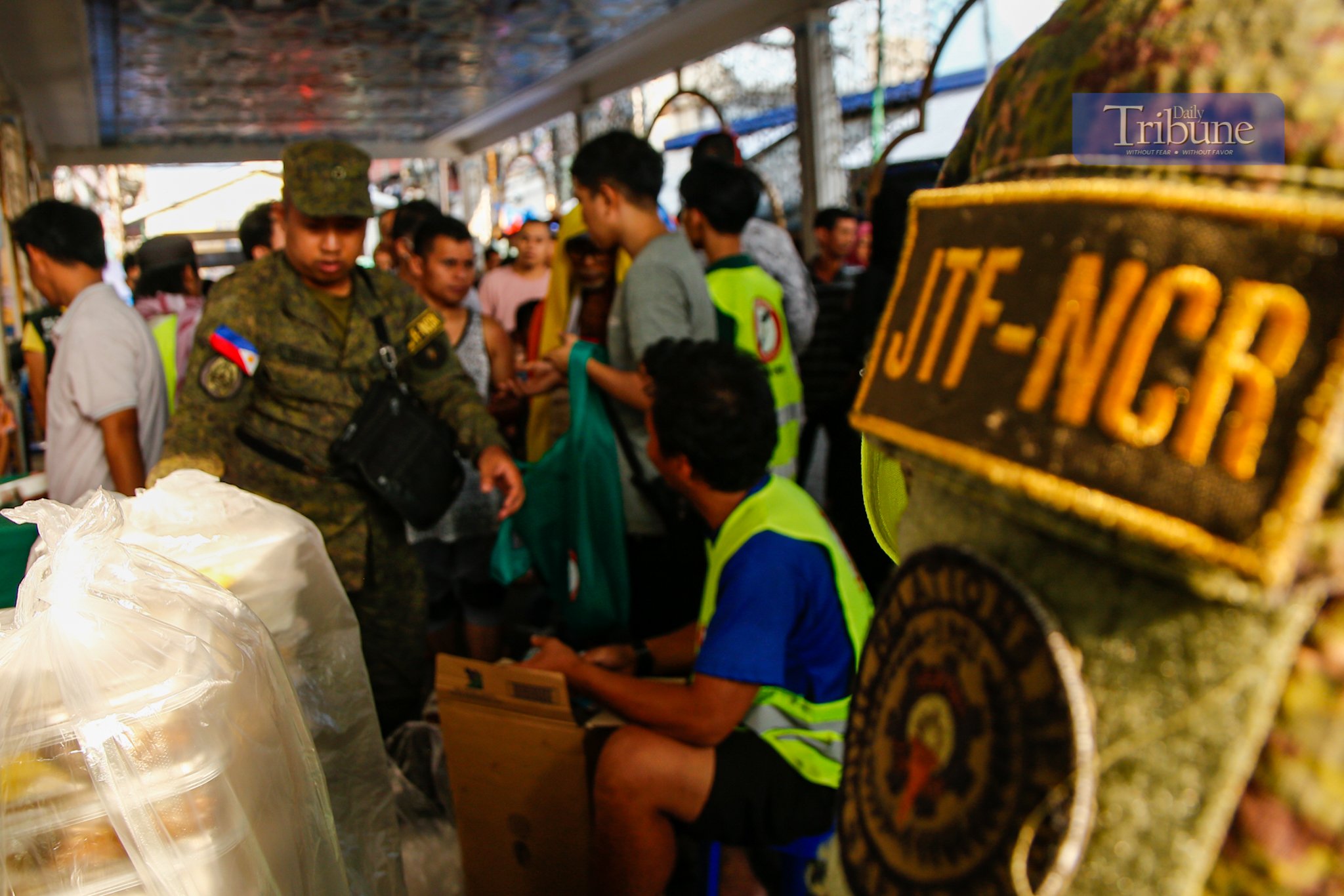Joint Task Force distributes Iftar food packs in Quiapo