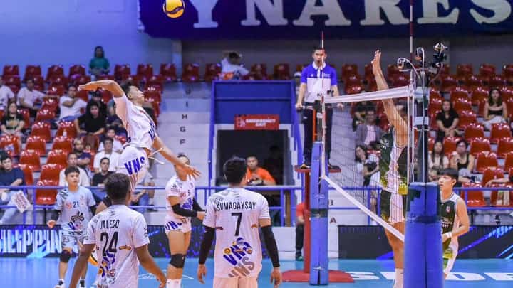 Griffins clip Protectors, near semis slot