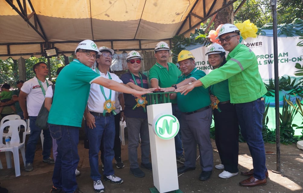 A new sunshine light for Purok Sunflower in Bago city