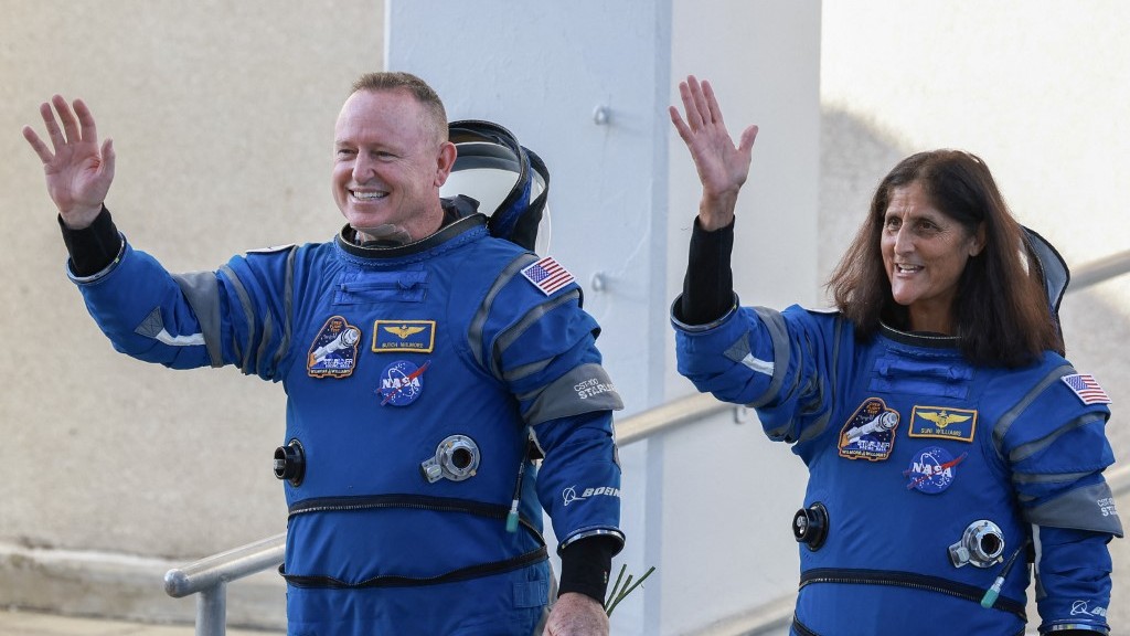 'Stranded' NASA astronauts back on Earth after splashdown