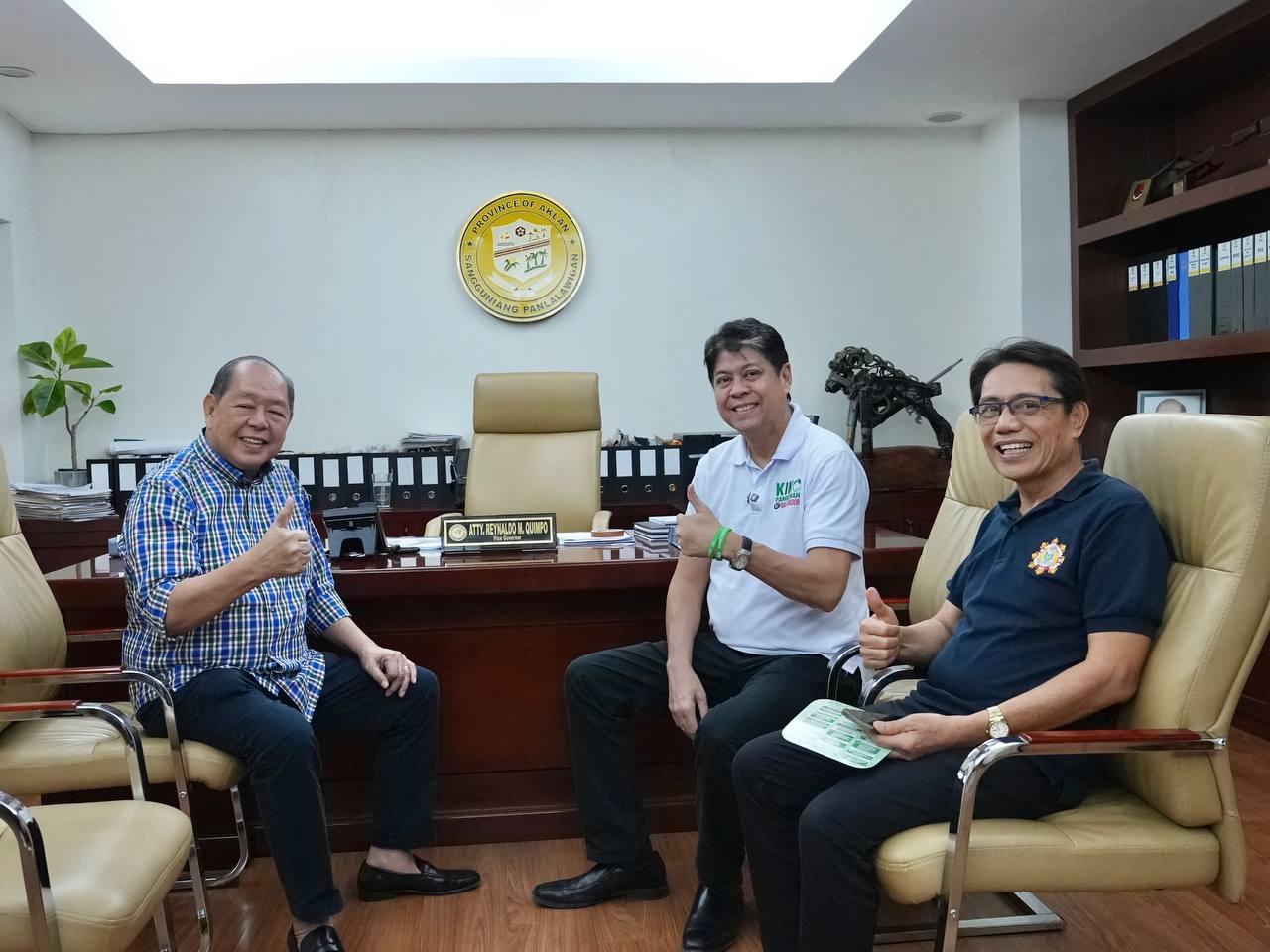 Pangilinan highlights Sagip Saka Act, gains support from Panay Island officials