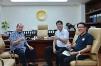 Pangilinan wins support from Panay local officials