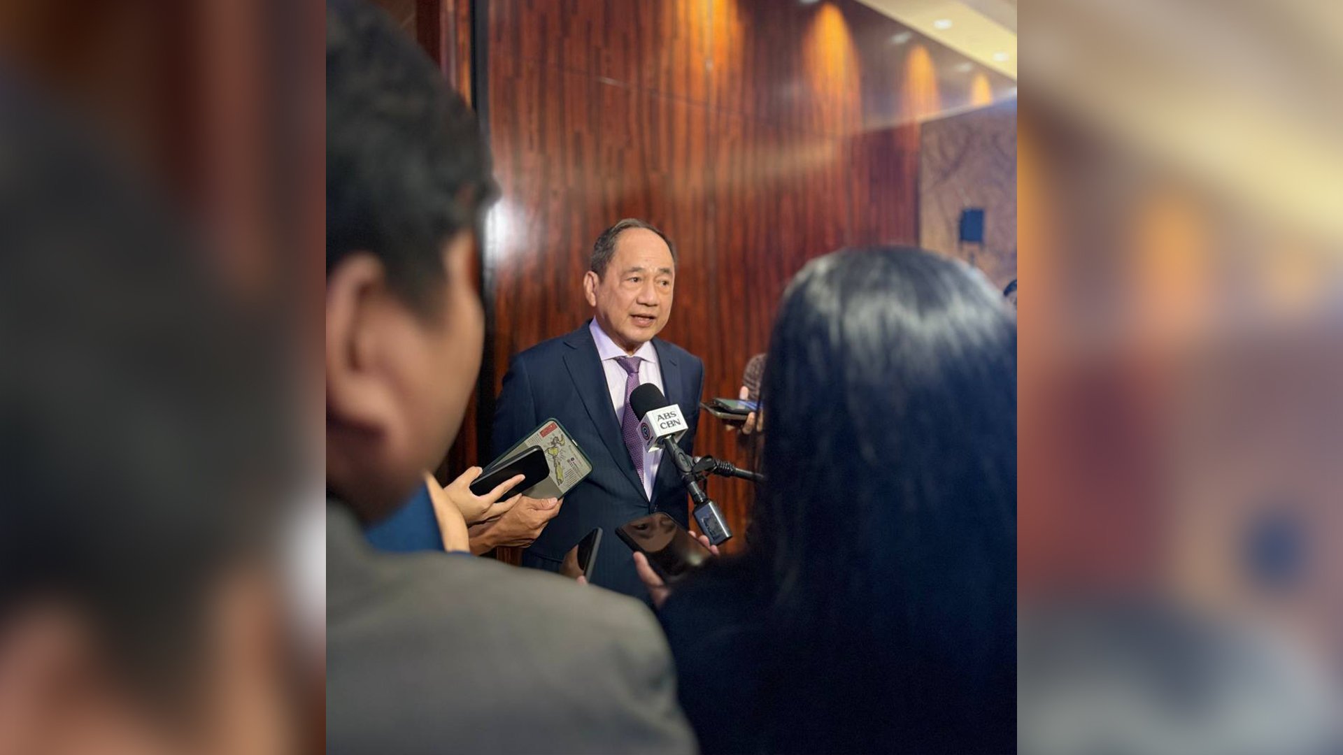 PSE eases public float level to 15%