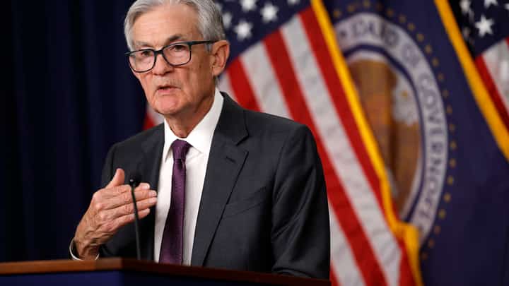 Rates steady Federal Reserve Chairman Jerome Powell delivers remarks at a news conference following a Federal Open Market Committee meeting at the Federal Reserve in Washington, DC. Despite uneasiness in global markets, Powell announced that the central bank’s benchmark interest rate remained unchanged at a range of 4.25 percent to 4.5 percent.