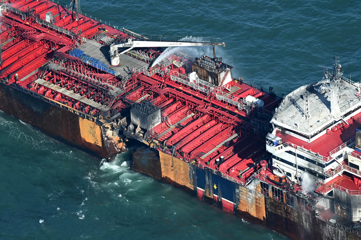 Wayward anchor kills seafarer