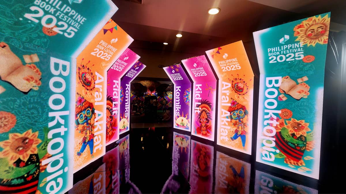 Bright and colorful LED walls welcomed visitors to the wonderful world of books.
