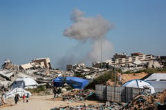 Israel presses Gaza ground offensive