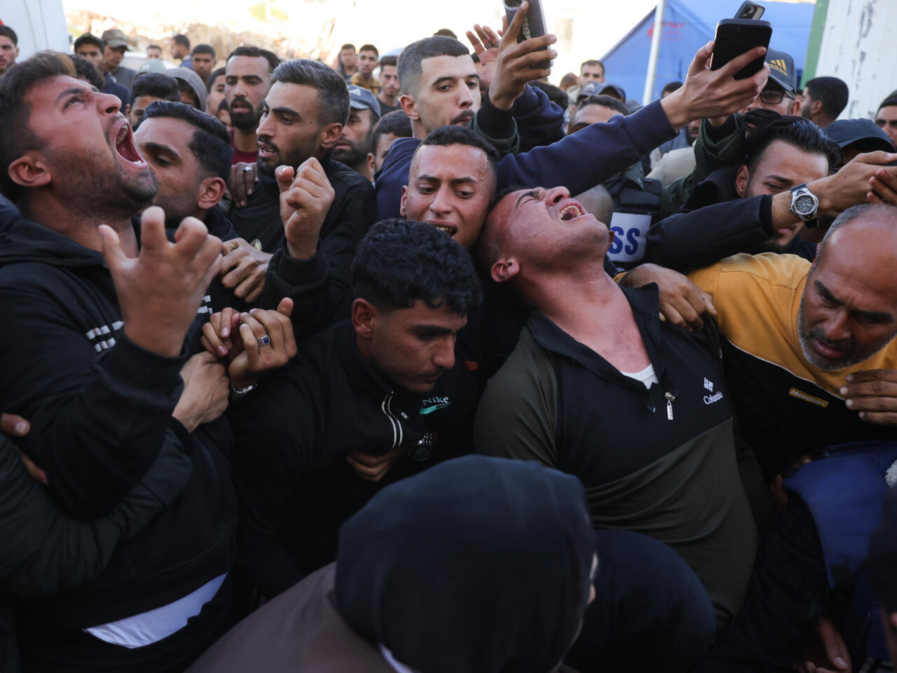 Gaza air strikes kill journalists 
