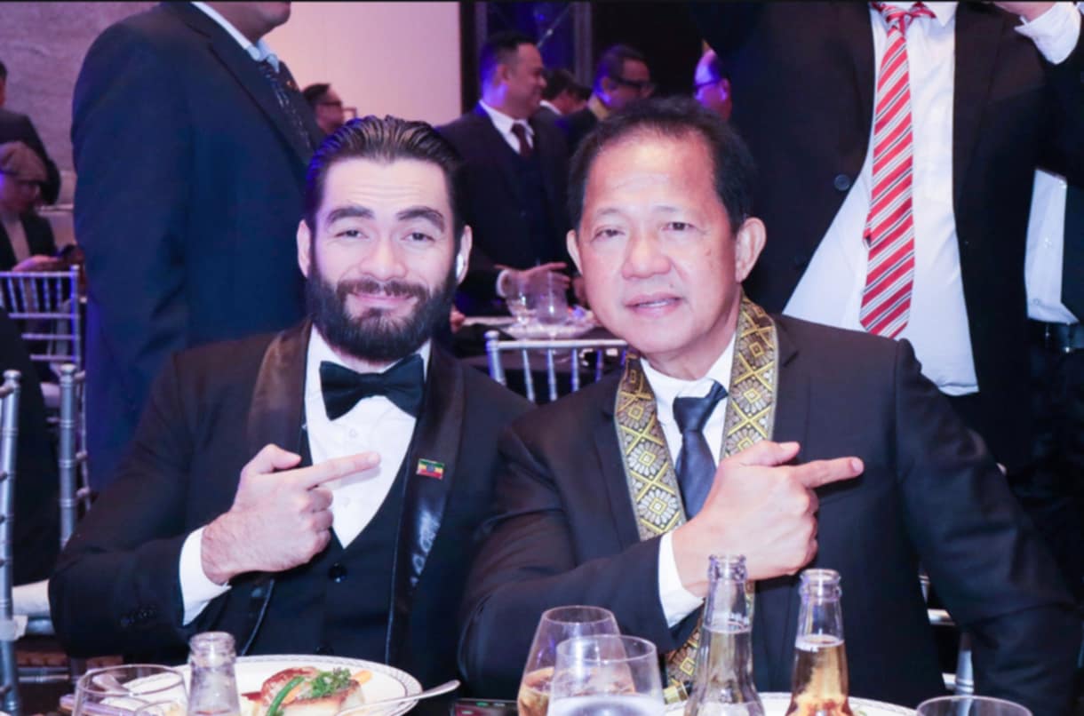 CONSUL David Ackerman and Mayor Sazo Galvez.