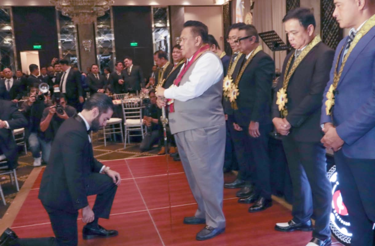 Judge Ralph Lee, Gen. Wilkins Villanueva, Ramil Diez, Ronnie Estanislao elevate David Ackerman to the Grand Council.
