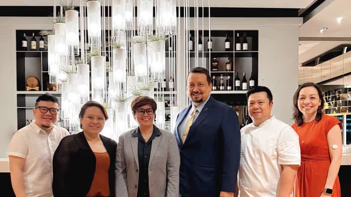 L-R Chef Sharwin Tee; Elyse Go and Gen Diokno of Hand & Heart; David Pardo Ayala, Chef Luis Chikiamco, and Rossana Unson of Discovery Primea.
