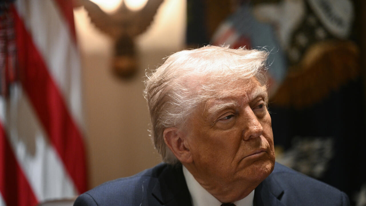 Trump signs order requiring proof in federal elections