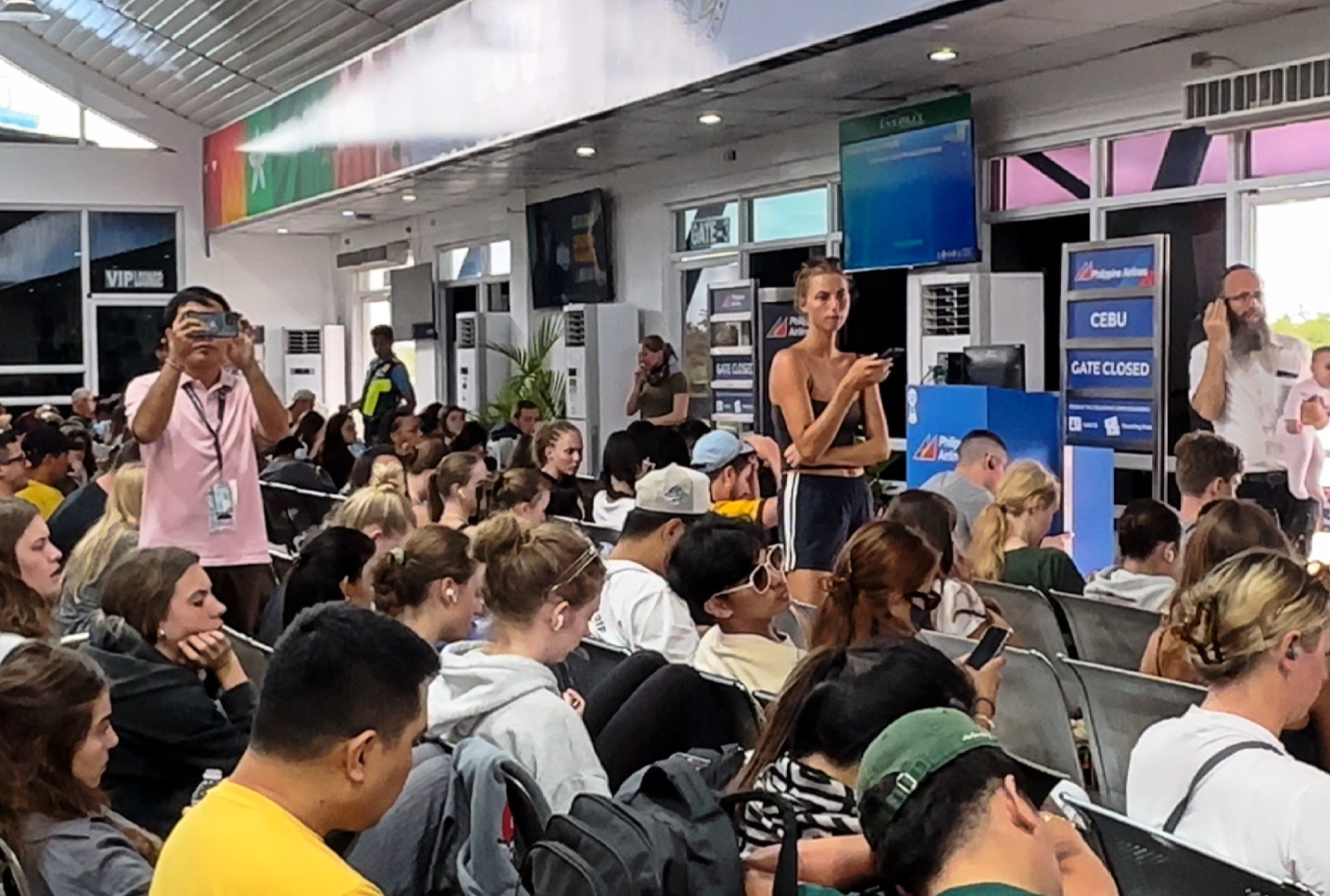 Dizon furious amid Siargao airport overcrowding