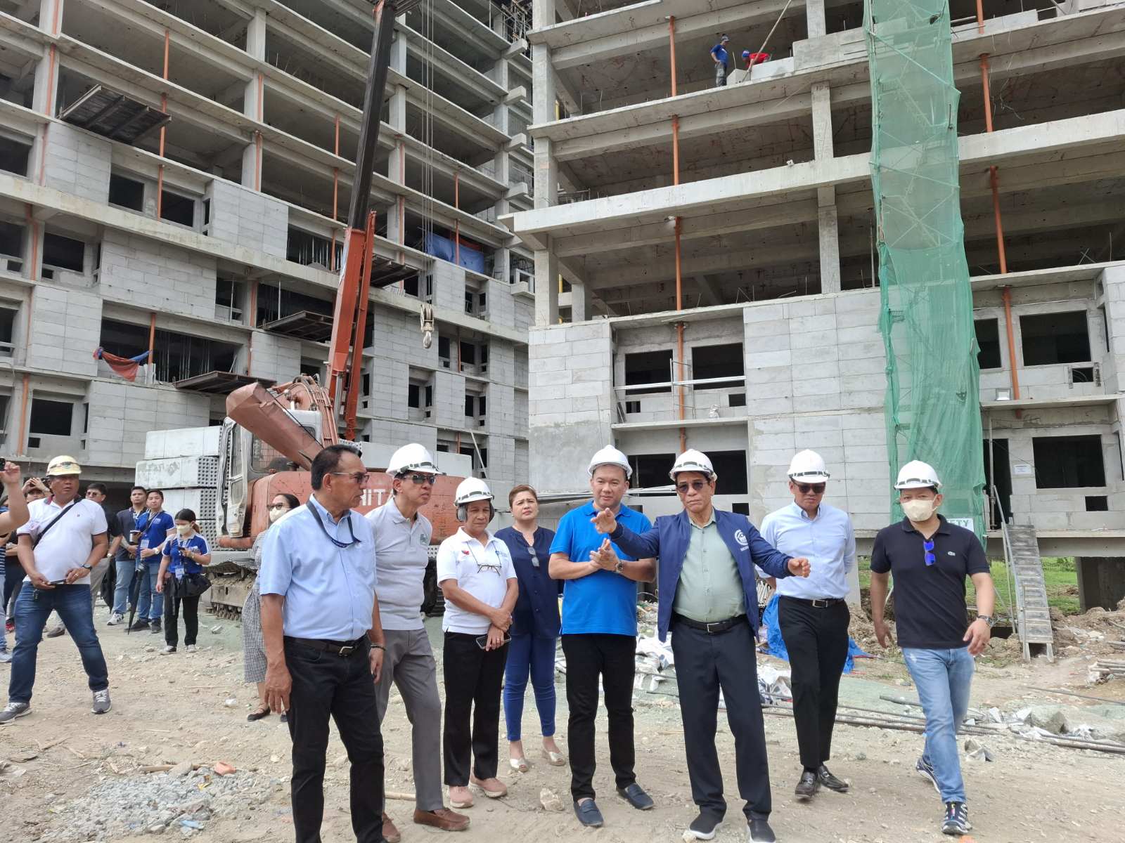 DHSUD marks PBBM’s 1000th day with 4PH project tour