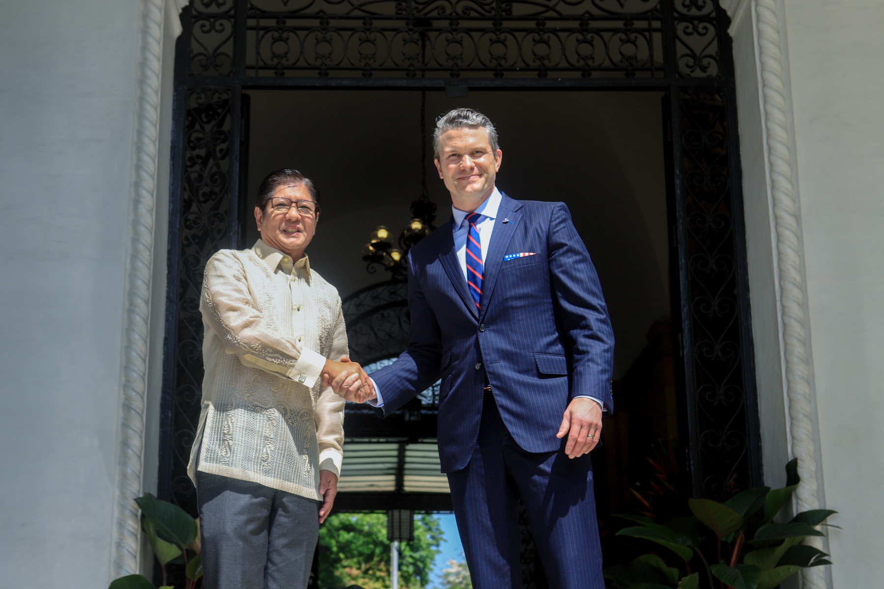 Marcos hosts US Defense Secretary in Malacañang