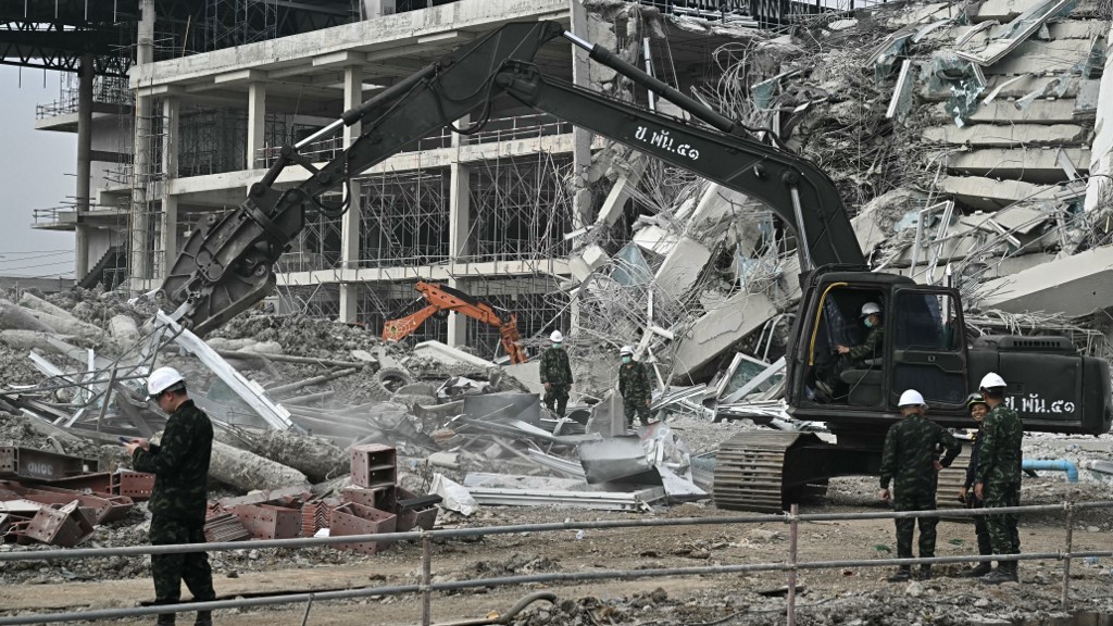 Myanmar quake toll passes 1,600 as rescuers dig for survivors