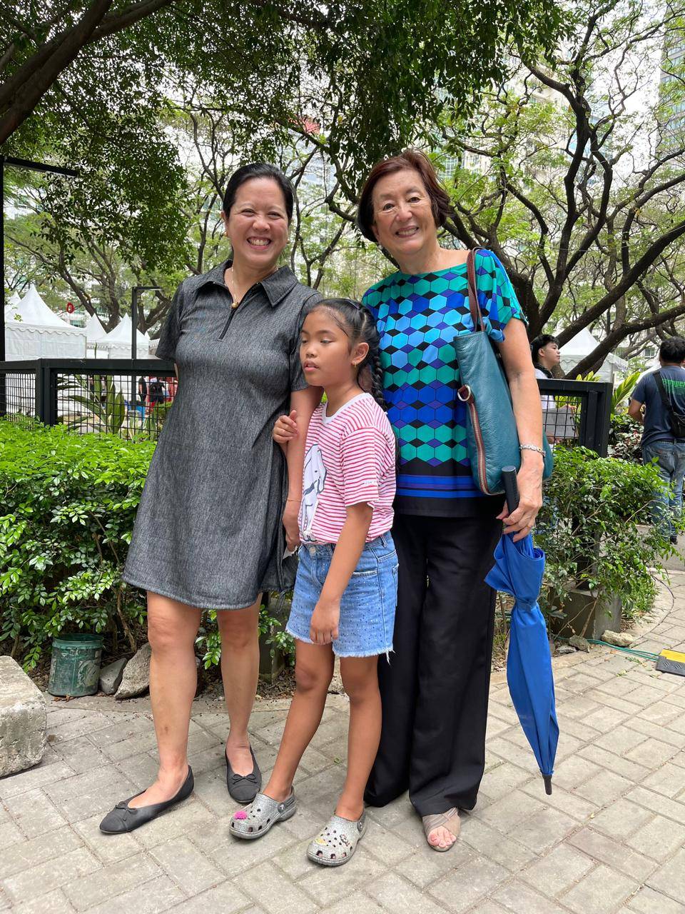 Yvette Fernandez with daughter Iya and mom Dely Fernandez.