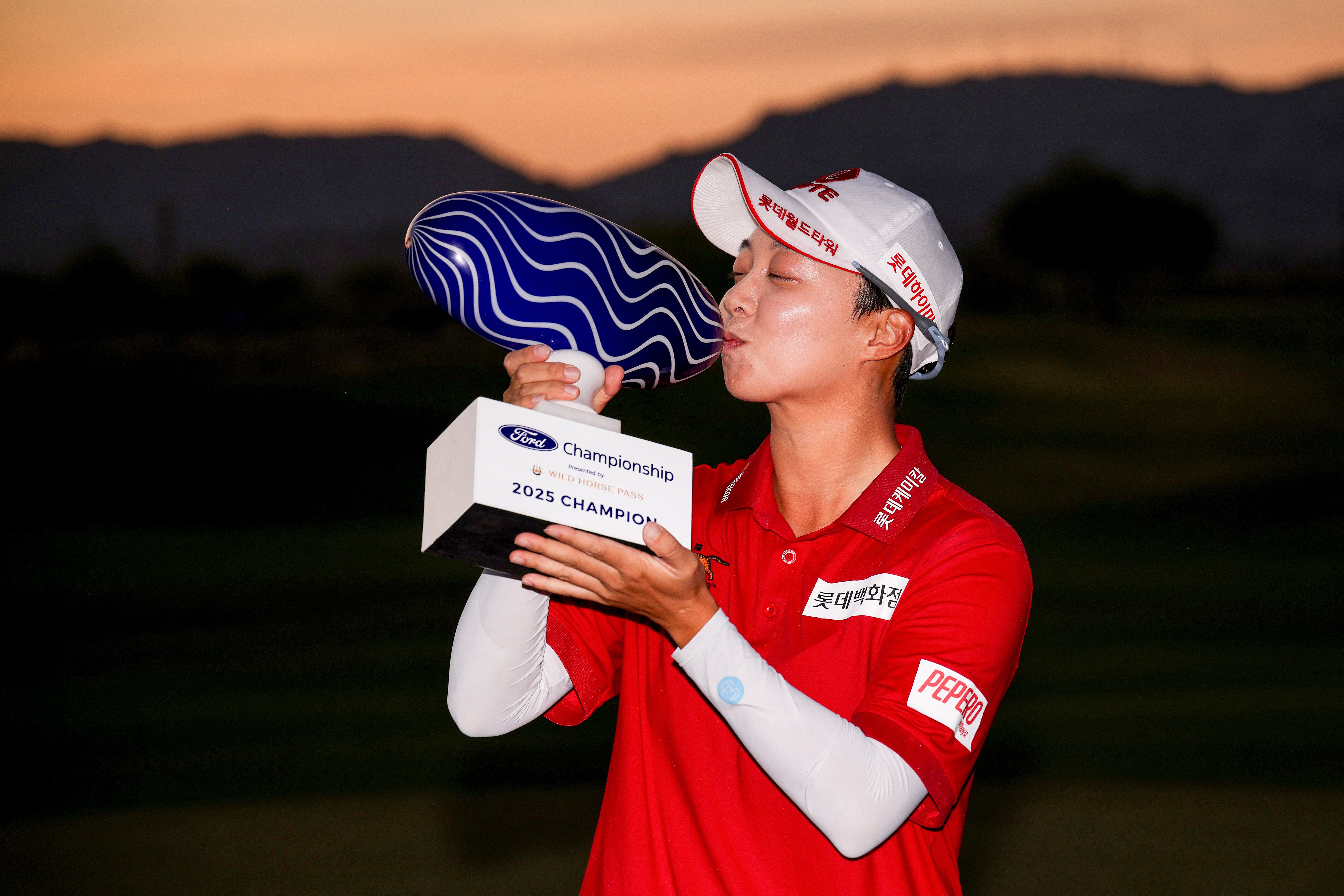 Late birdie powers Hyo-joo LPGA win