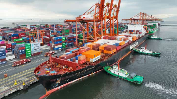 Hapag-Lloyd calls at MICT Global port operator International Container Terminal Services Inc.’s flagship operation, Manila International Container Terminal, welcomed the inaugural call of Hapag-Lloyd’s newly launched China-Philippines Feeder service at the Port of Manila, Philippines. HL’s first ever call to the Philippines was marked by the arrival of Tokyo Express on 17 March.