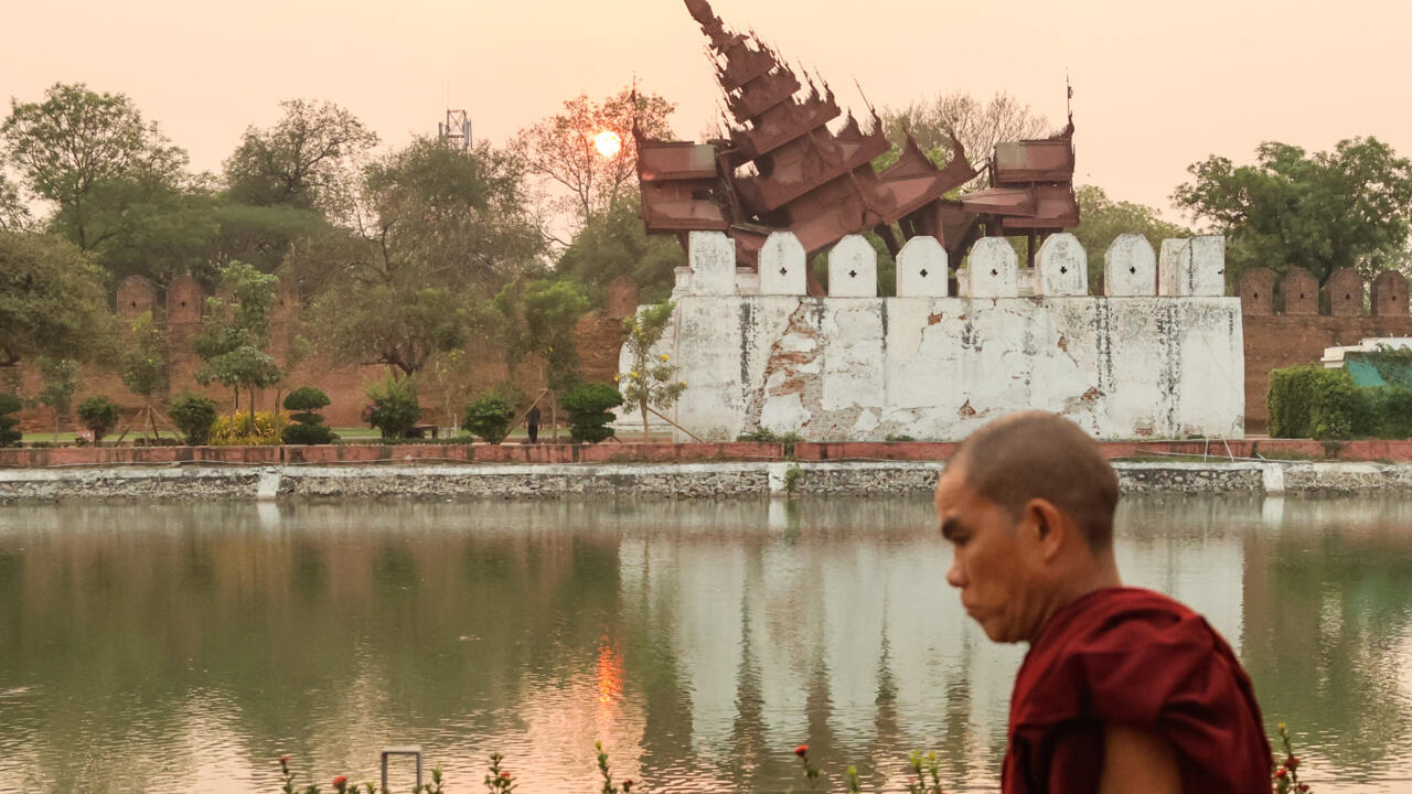 Myanmar holds minute of silence for quake dead