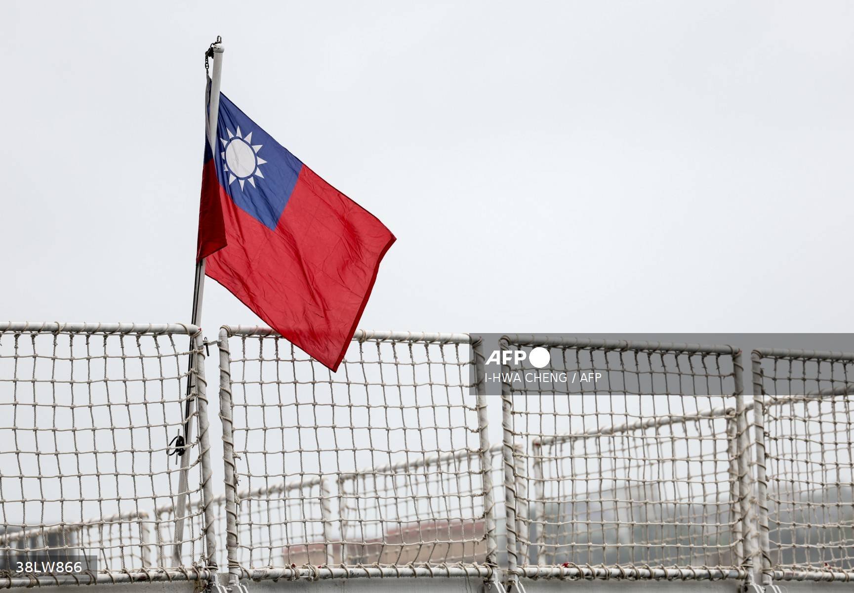 Taiwan arrests Chinese man in rubber boat off outlying island
