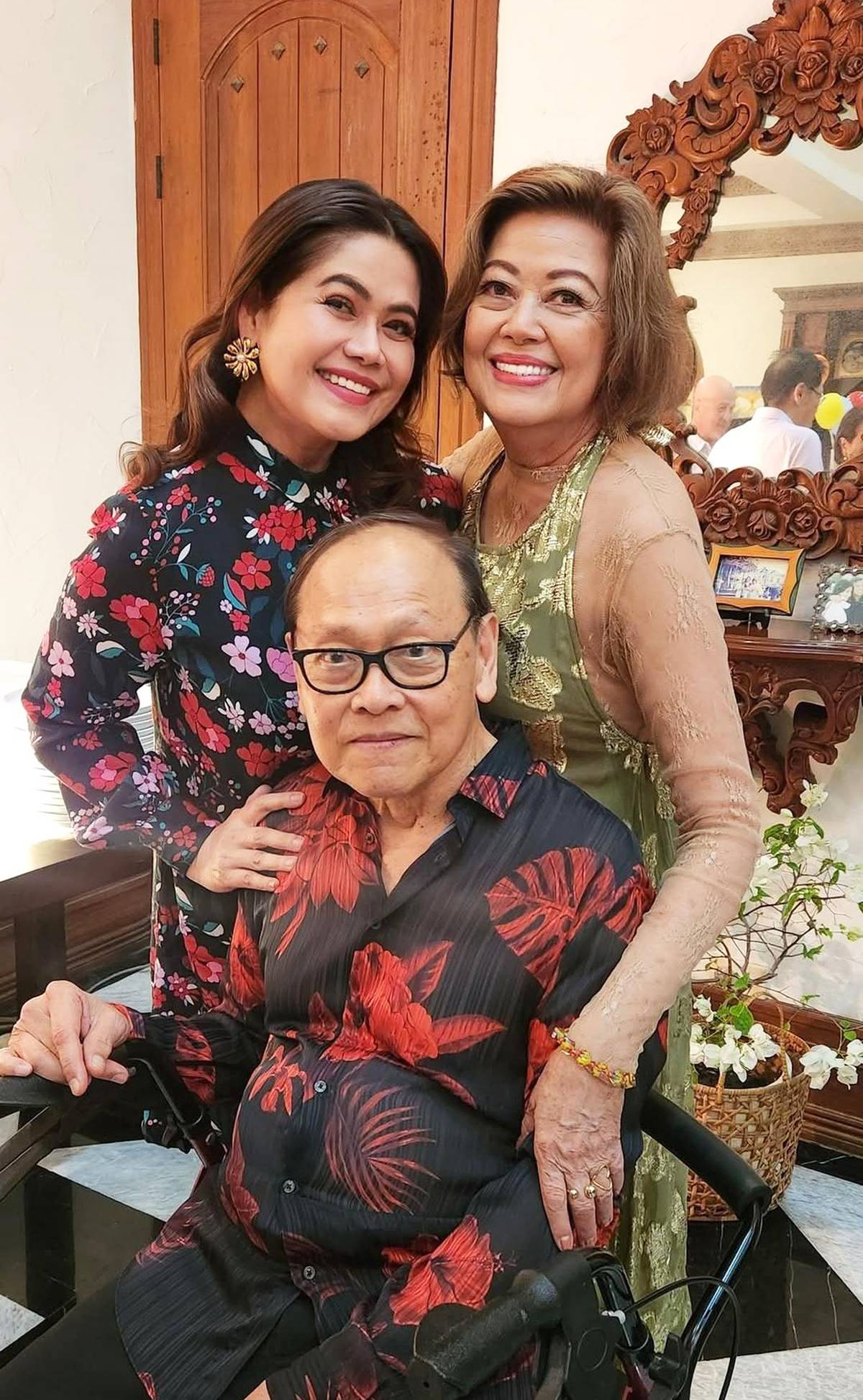 Birthday celebrator Boboy Atillo with Sonia Yuvallos and wife Irma.
